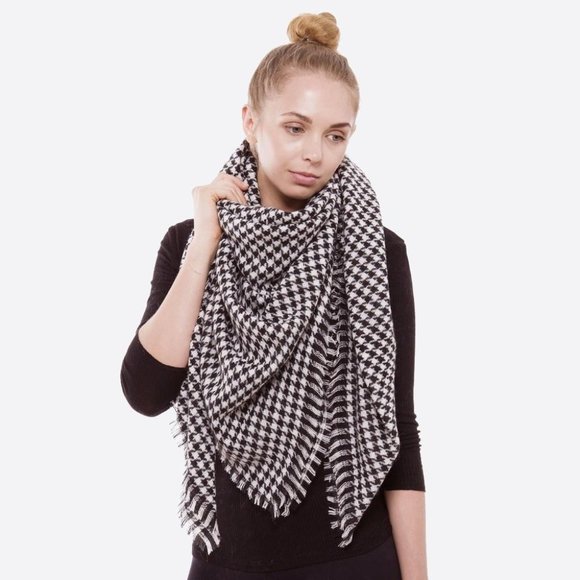 One Blessed Nana Accessories - NWT *BOUTIQUE*  HOUNDSTOOTH BLANKET SCARF